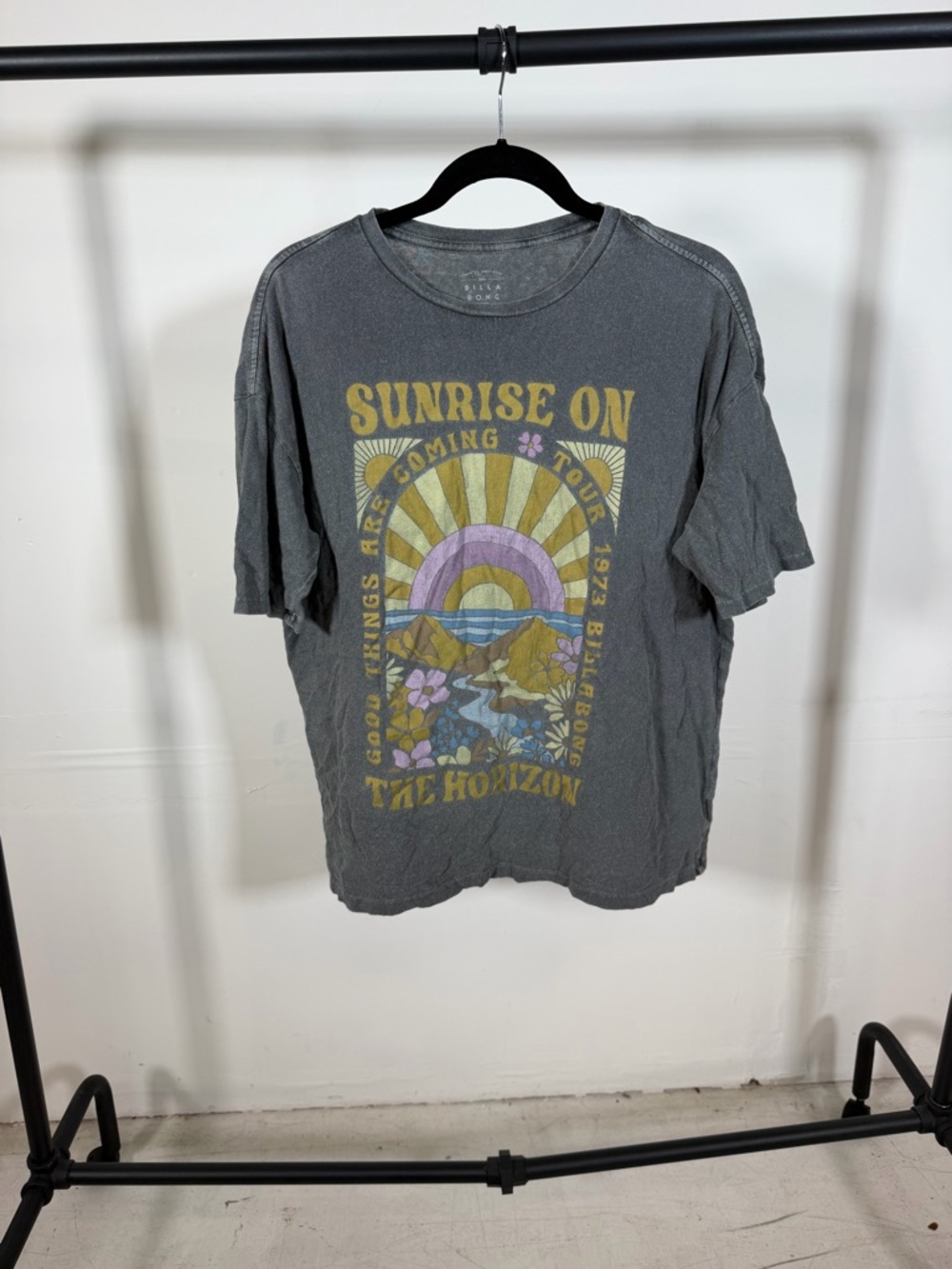 Billabong Gray Short-Sleeve Sunrise Graphic Tee